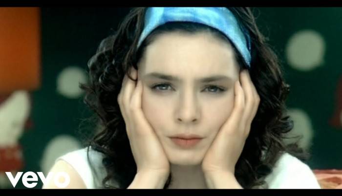 Bu mudur?,Nil Karaibrahimgil,Pop,SONY MUSIC TURKEY